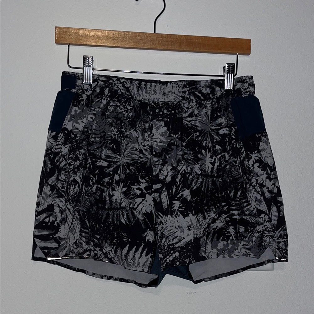 Lululemon Athletica Black and Gray Athletic Shorts (4 in)